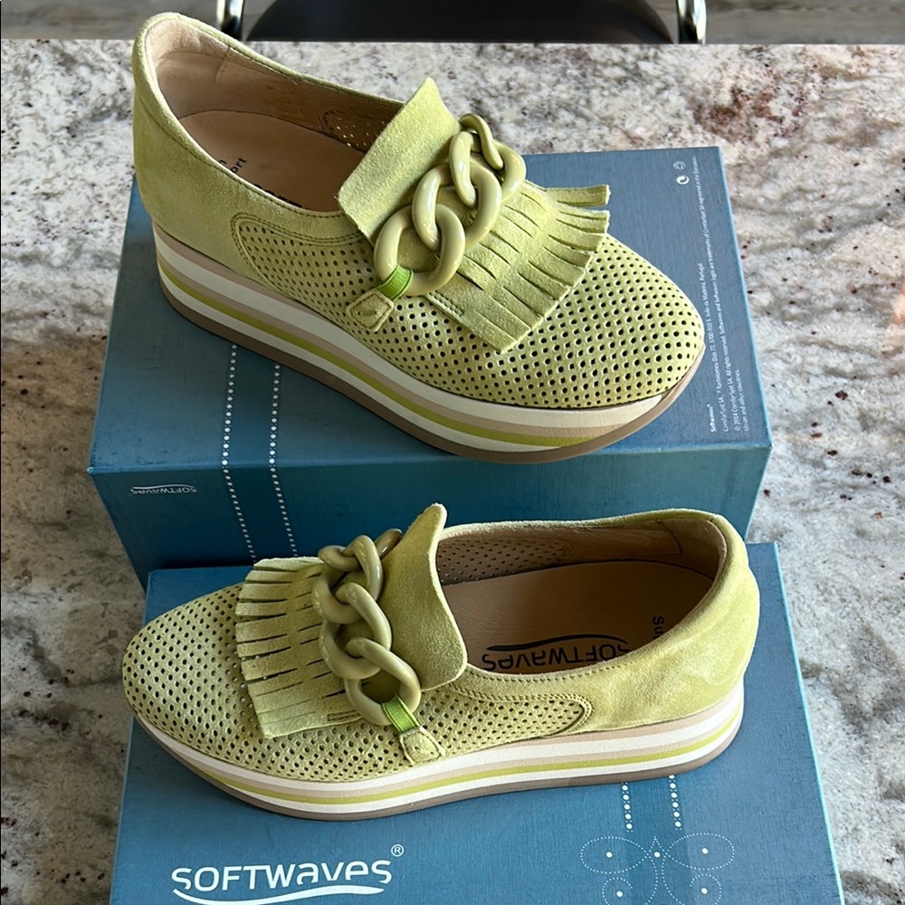 Women's Green Loafers - Picture 3 of 8